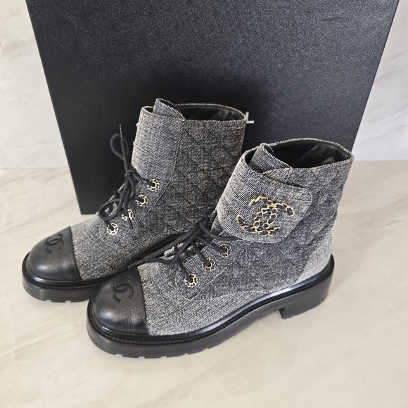 🔥RARE🔥 Chanel CC Velvet Boots - Picture 1 of 13